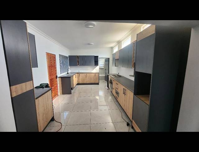 2 BEDROOM PROPERTY TO RENT IN VAN DYK PARK